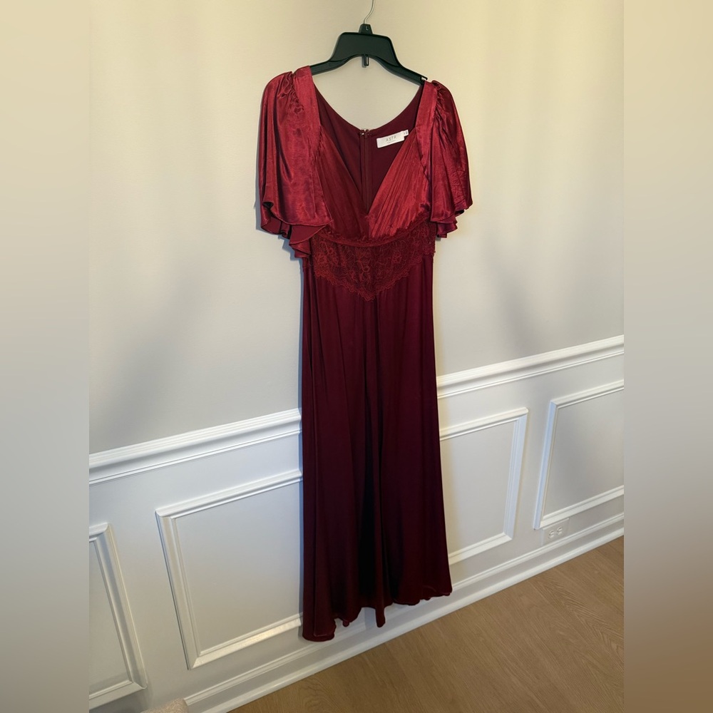 ASTR the label Aurelia Satin V-Neck Midi Dress - Wine - Picture 7 of 13